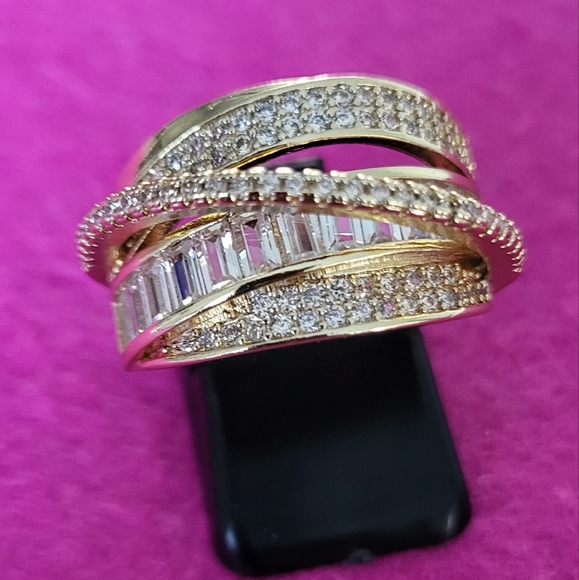 Bold Goldtone  Women's Ring - Picture 1 of 4